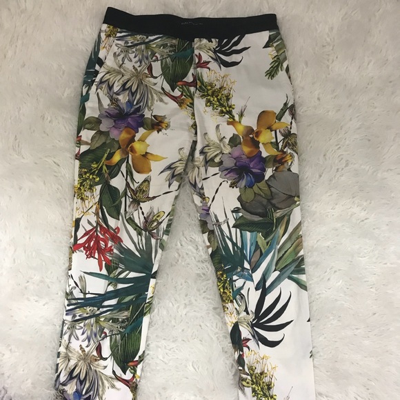 Zara Women Floral Pants With Black Wasit Band - Picture 3 of 6